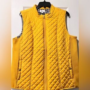 Gold vest. Pre owned in great condition